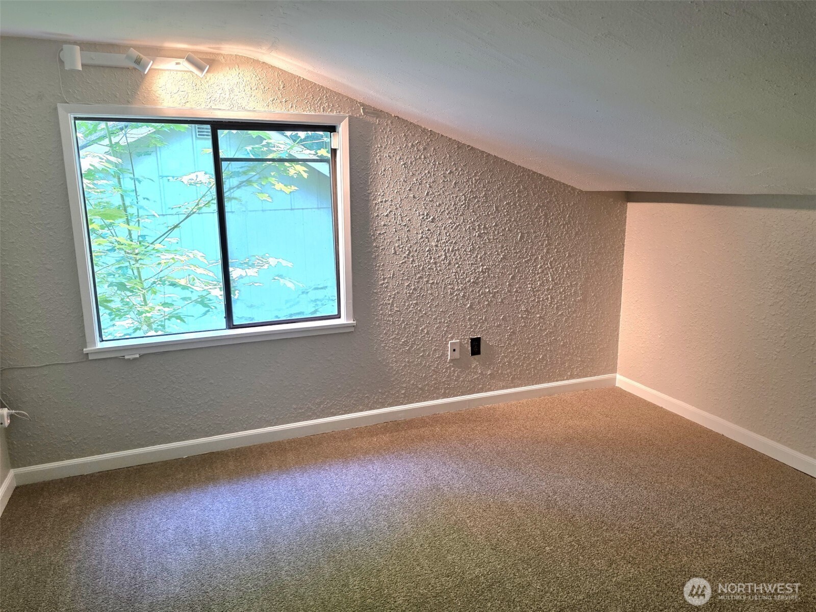 22635 Brookside Court Property Photo 26