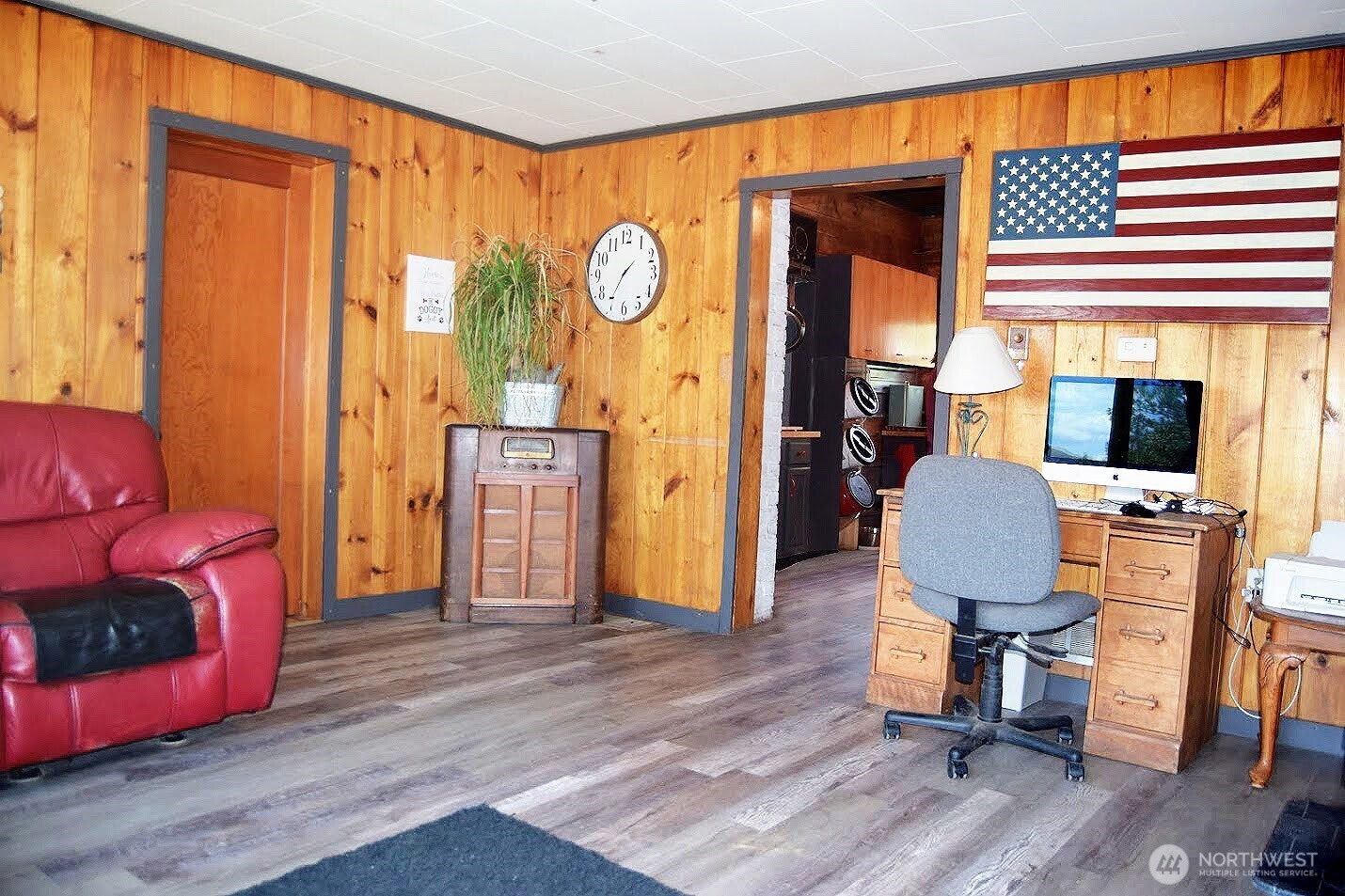 621 S Erdman Property Photo 7