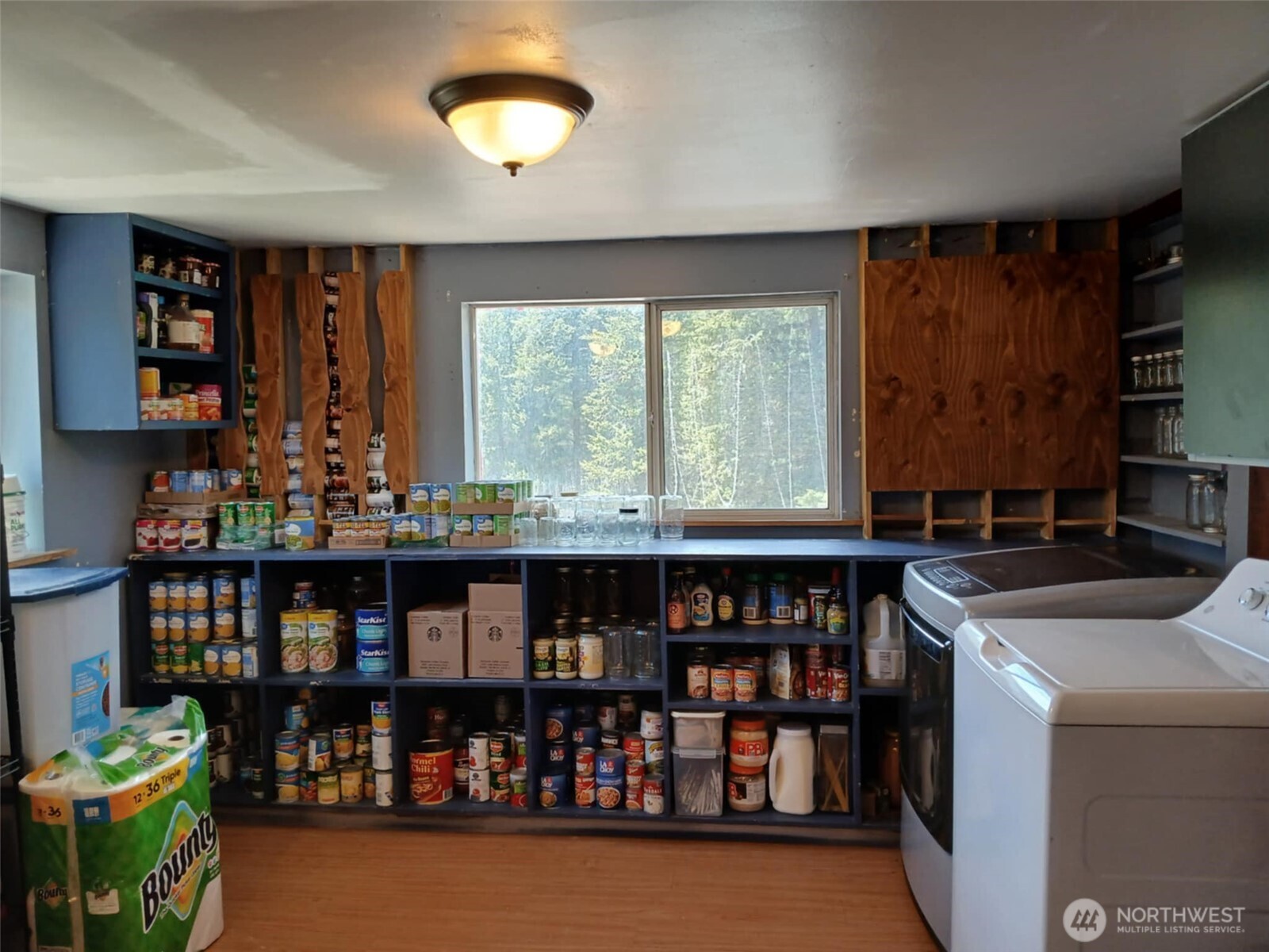 621 S Erdman Property Photo 9