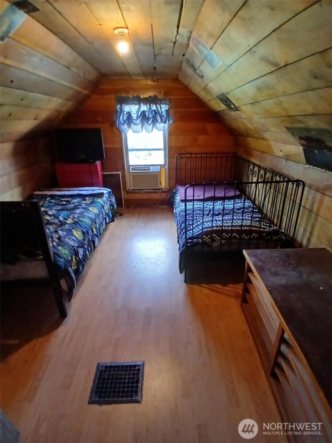 621 S Erdman Property Photo 16