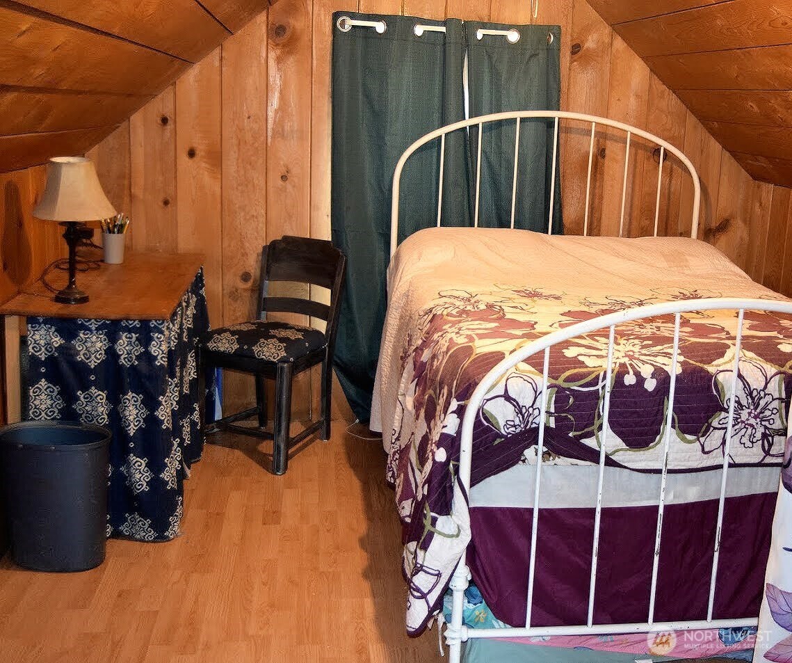 621 S Erdman Property Photo 17