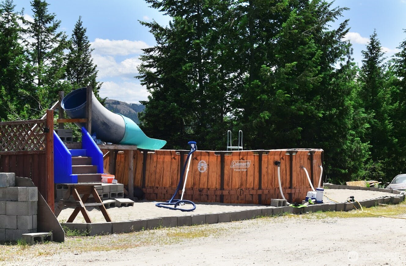 621 S Erdman Property Photo 19