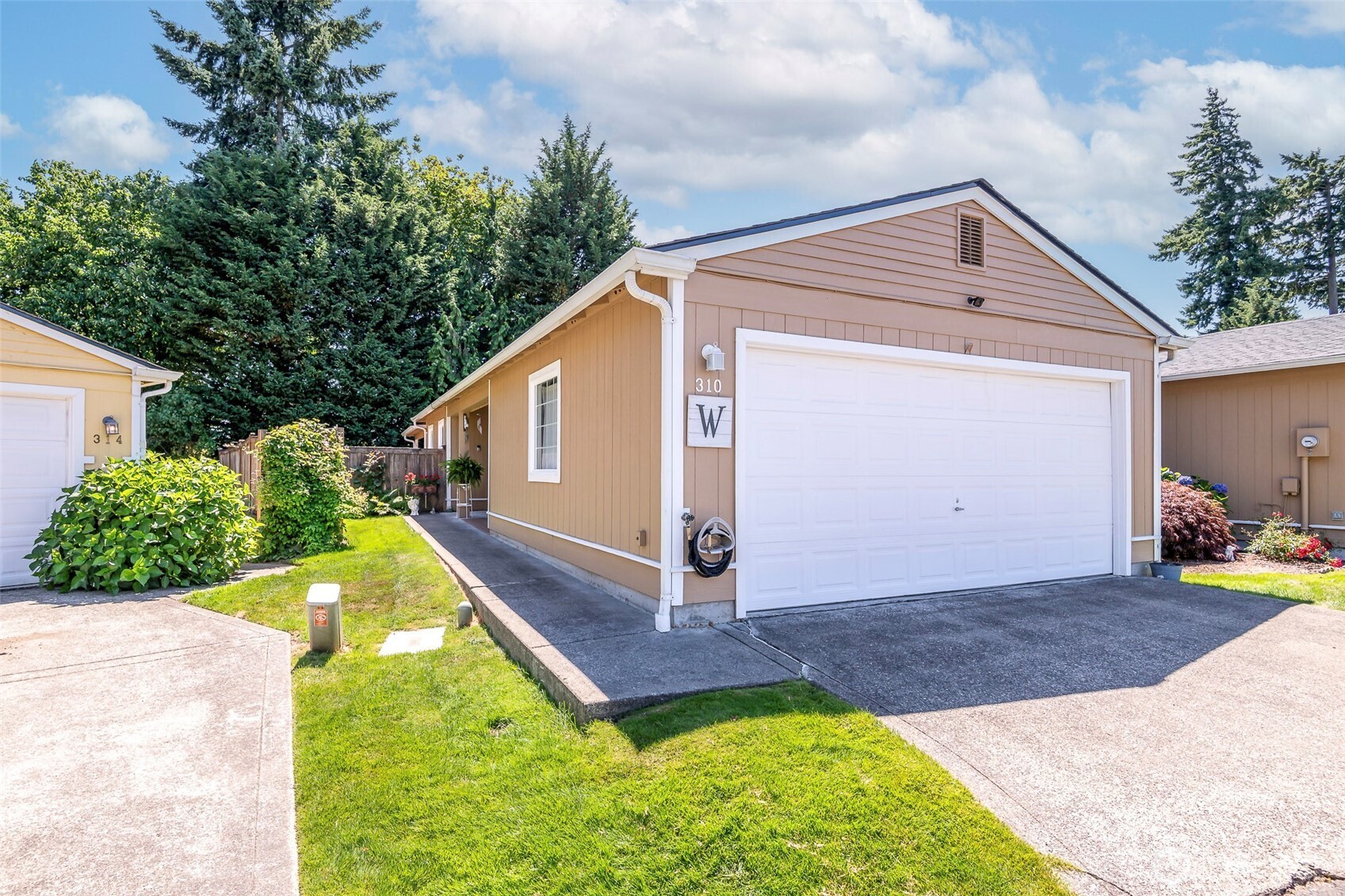 310 105th Street Property Photo 1
