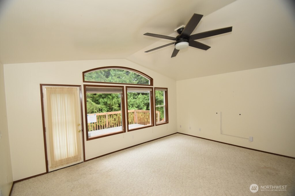 8004 184th Street Property Photo 3