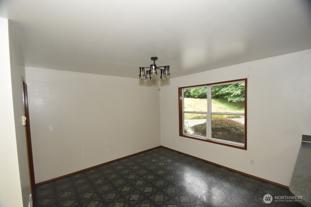 8004 184th Street Property Photo 8