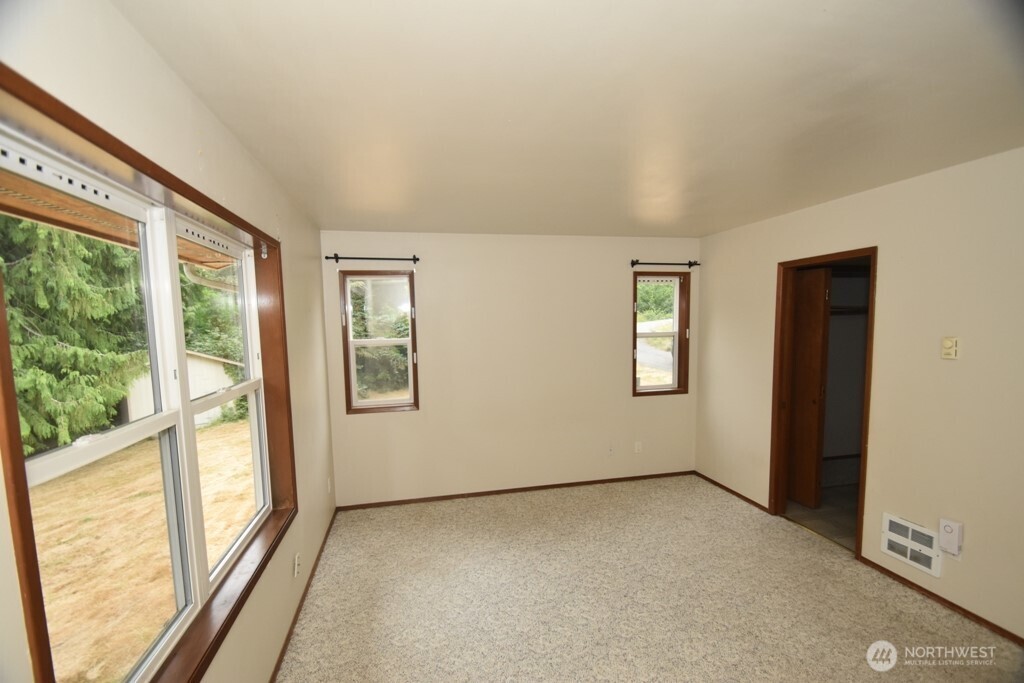 8004 184th Street Property Photo 17