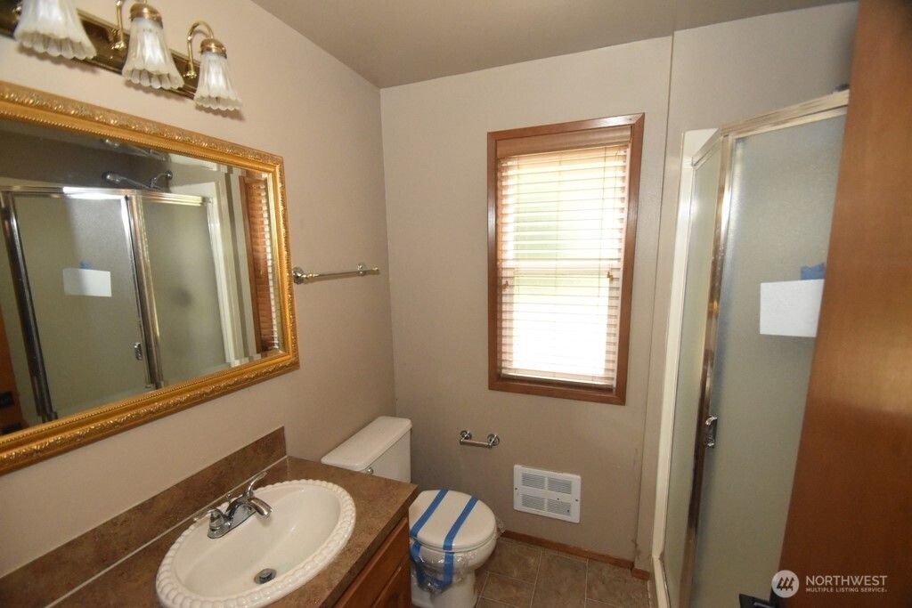 8004 184th Street Property Photo 25