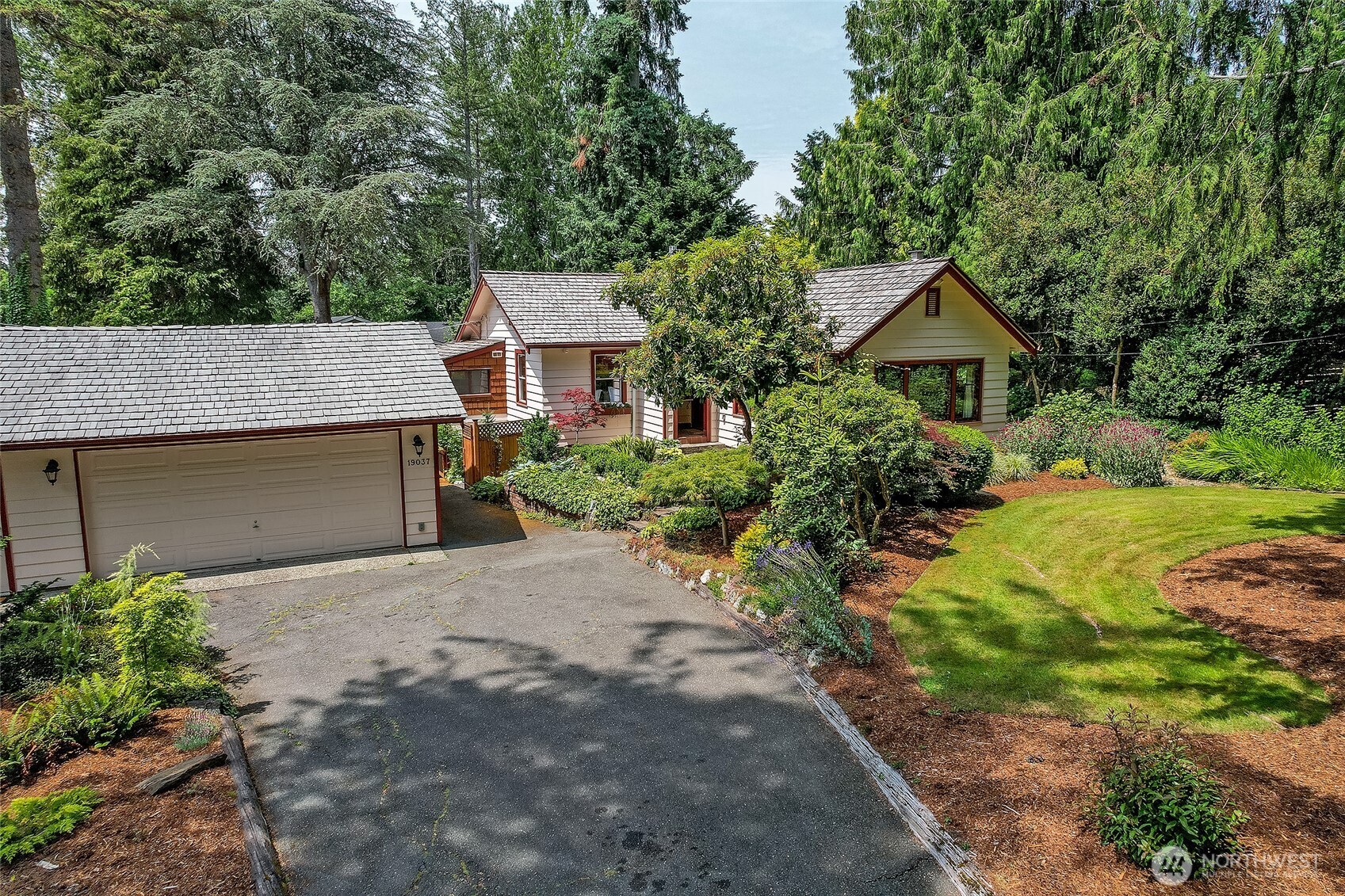 19037 37th Avenue Property Photo 1