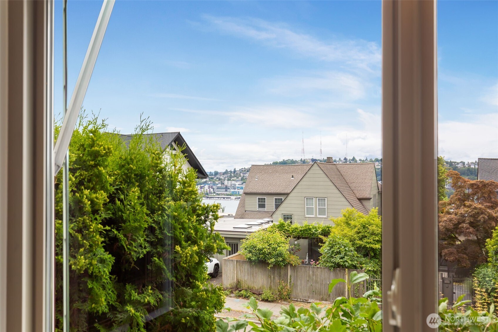 2016 Broadway B Property Photo 8