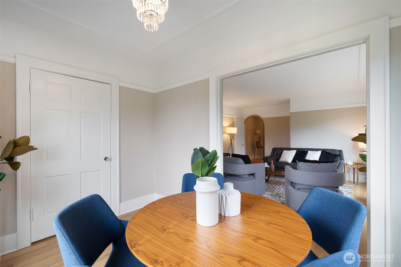 2016 Broadway B Property Photo 14