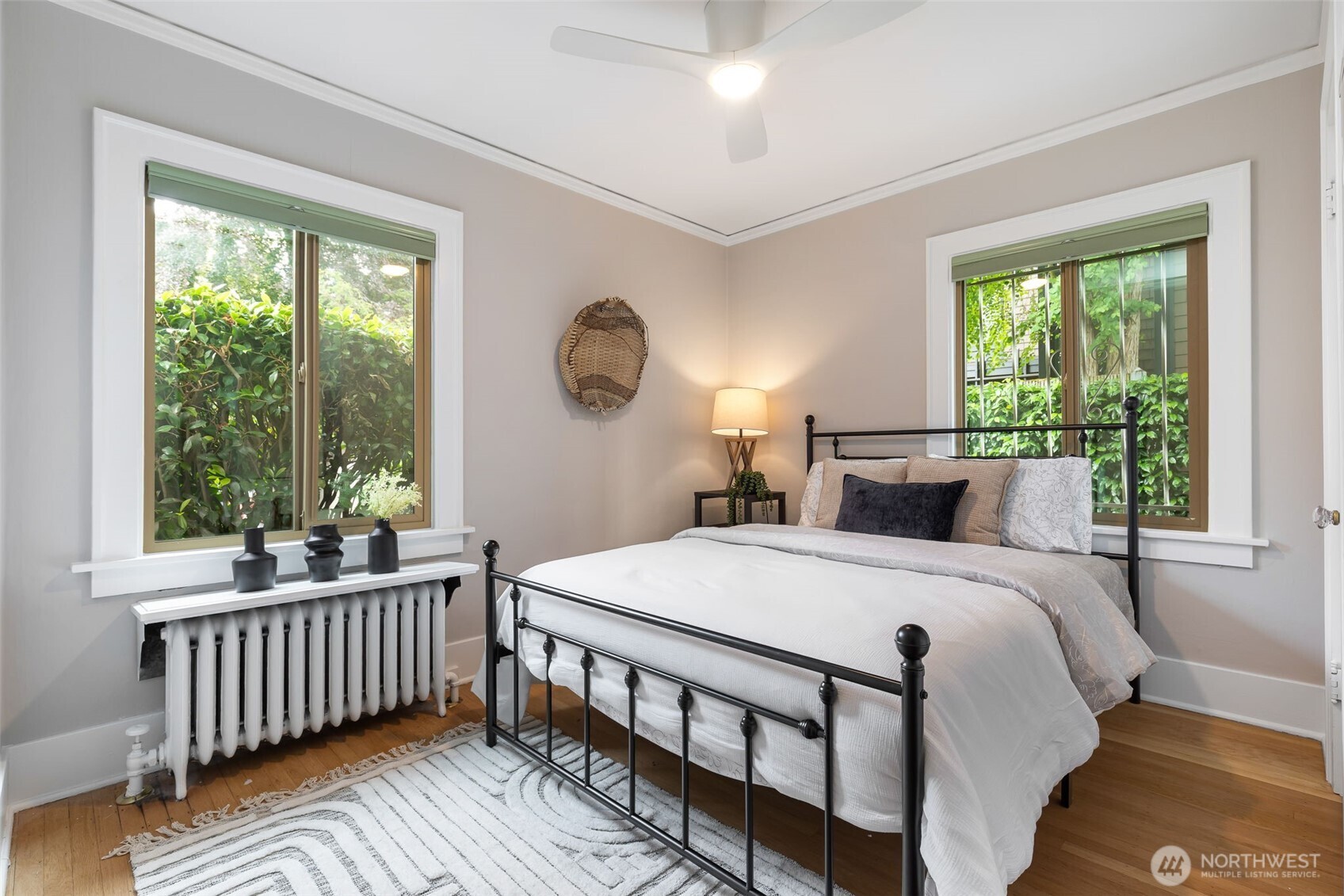 2016 Broadway B Property Photo 21