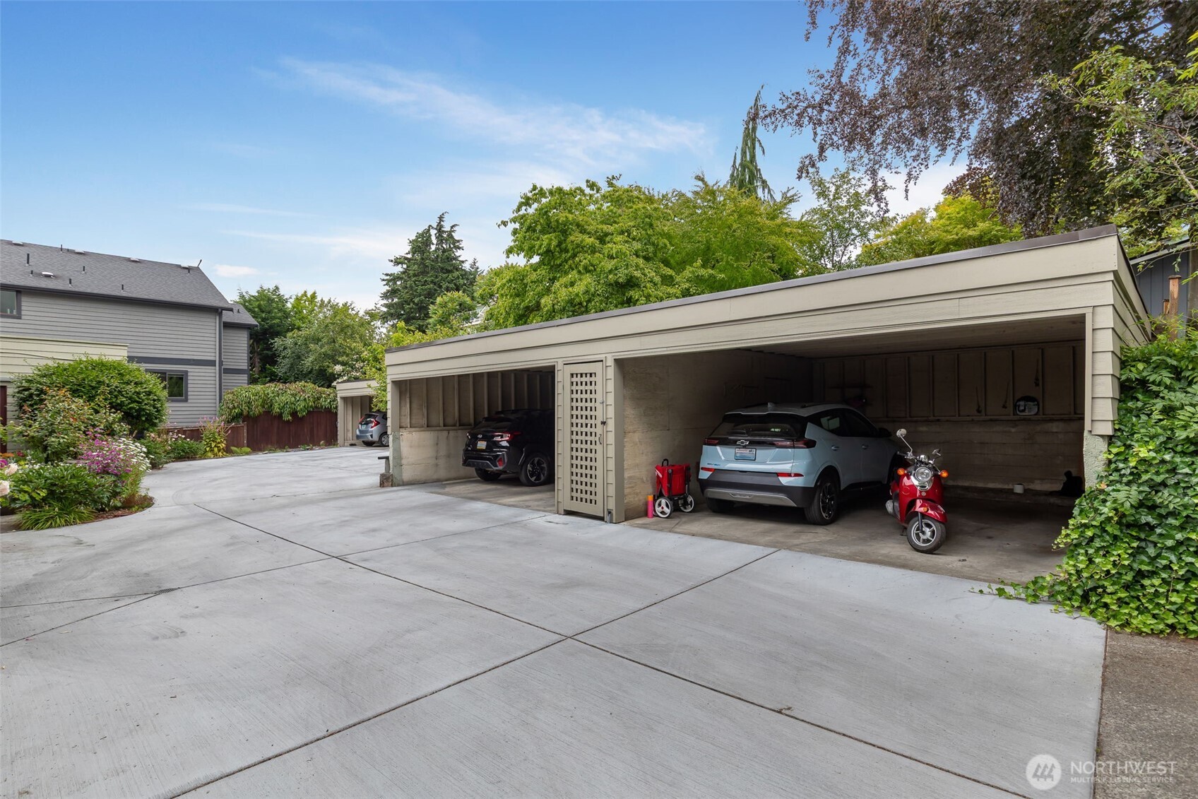 2016 Broadway B Property Photo 31