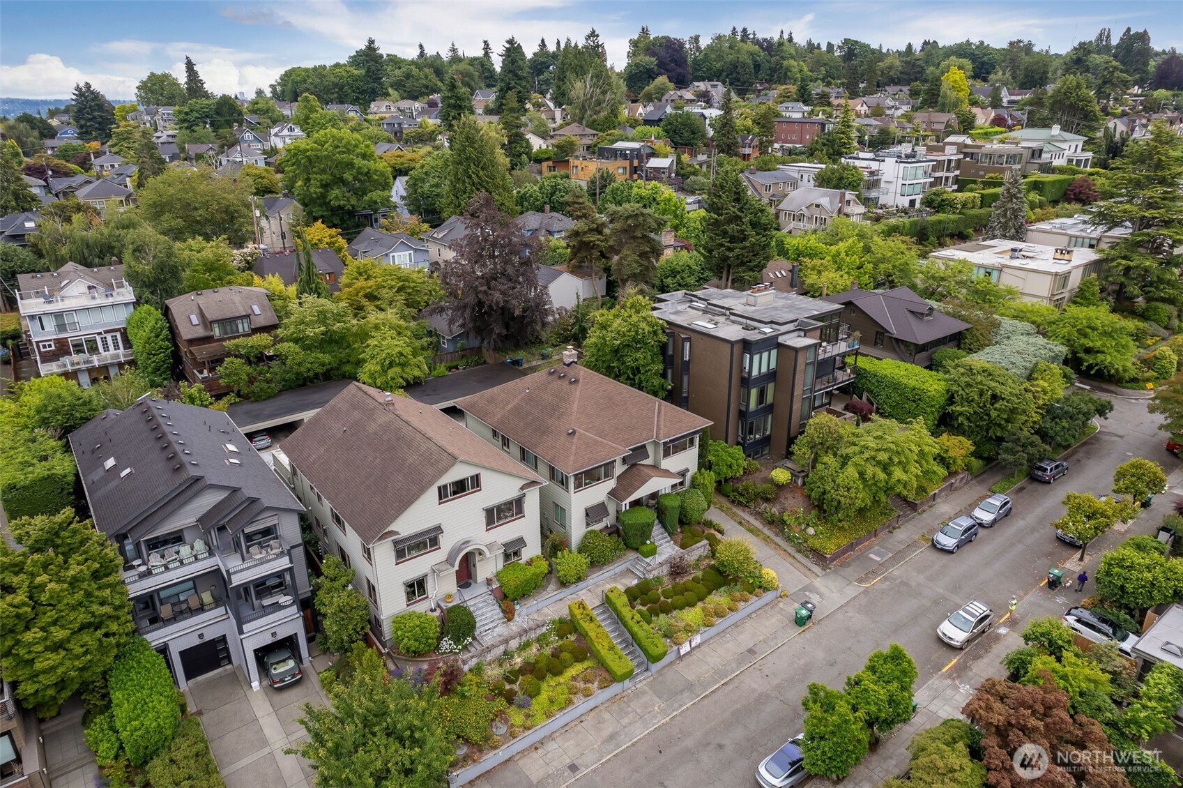 2016 Broadway B Property Photo 33