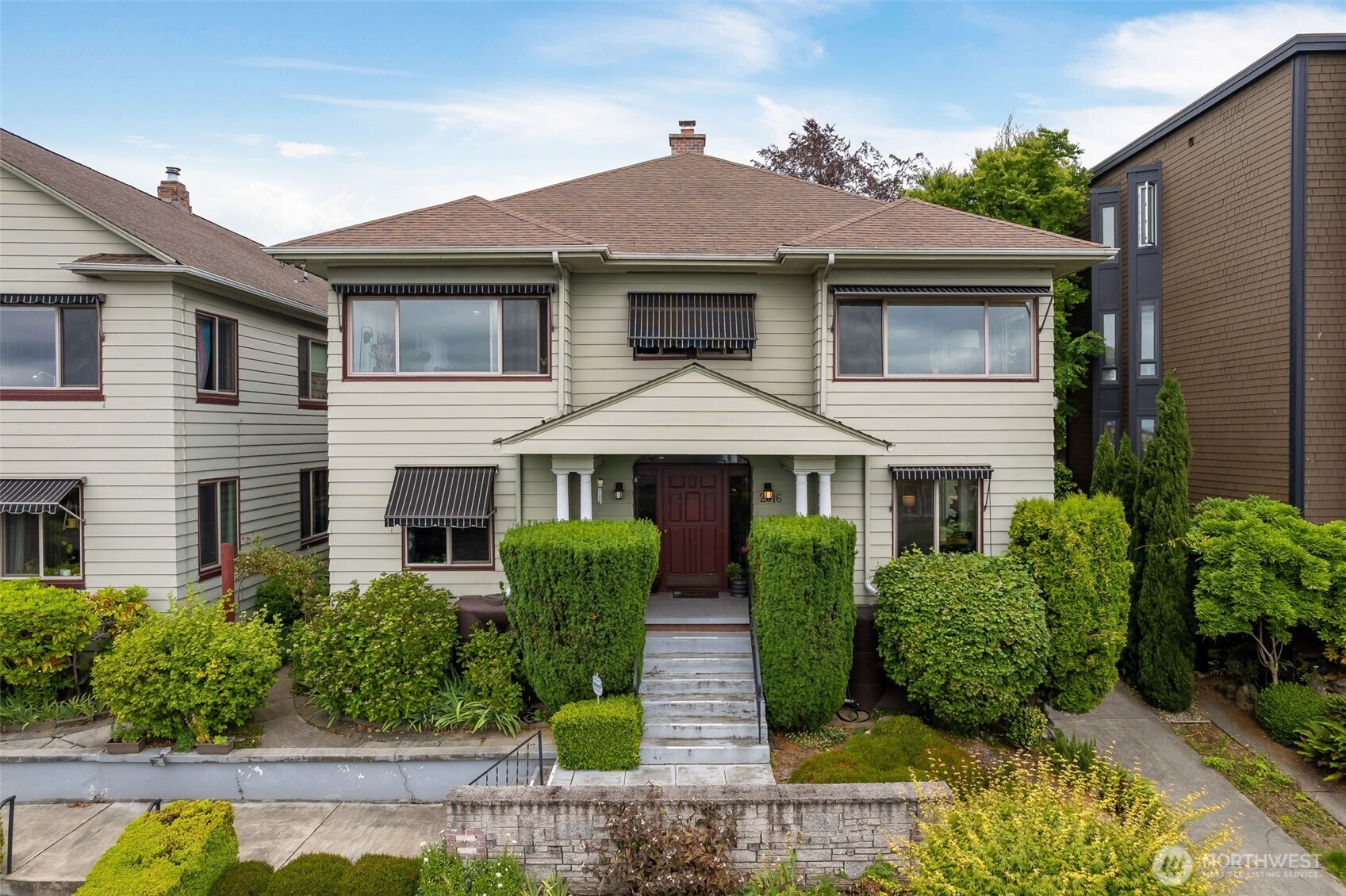 2016 Broadway B Property Photo 35