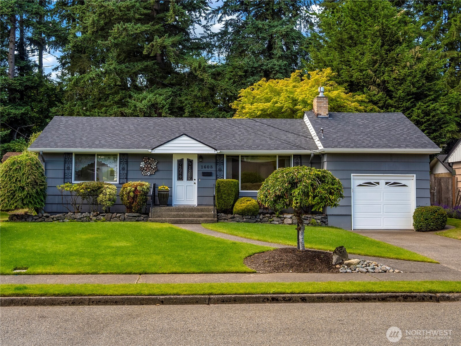 1608 S Firlands Drive Property Photo 1