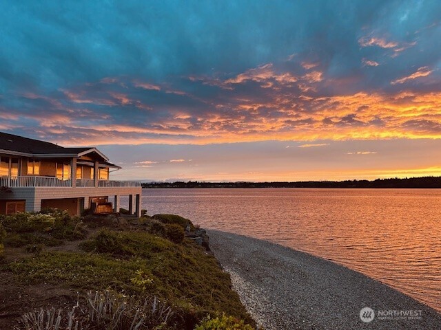 406 76th Way Property Photo 1