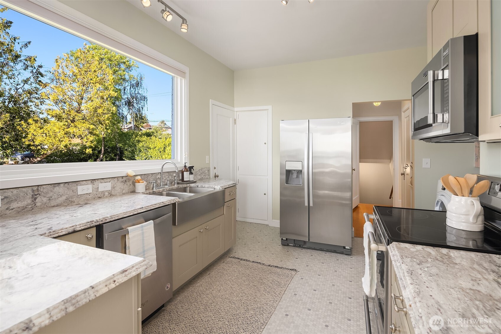 17985 Normandy Terrace Property Photo 12