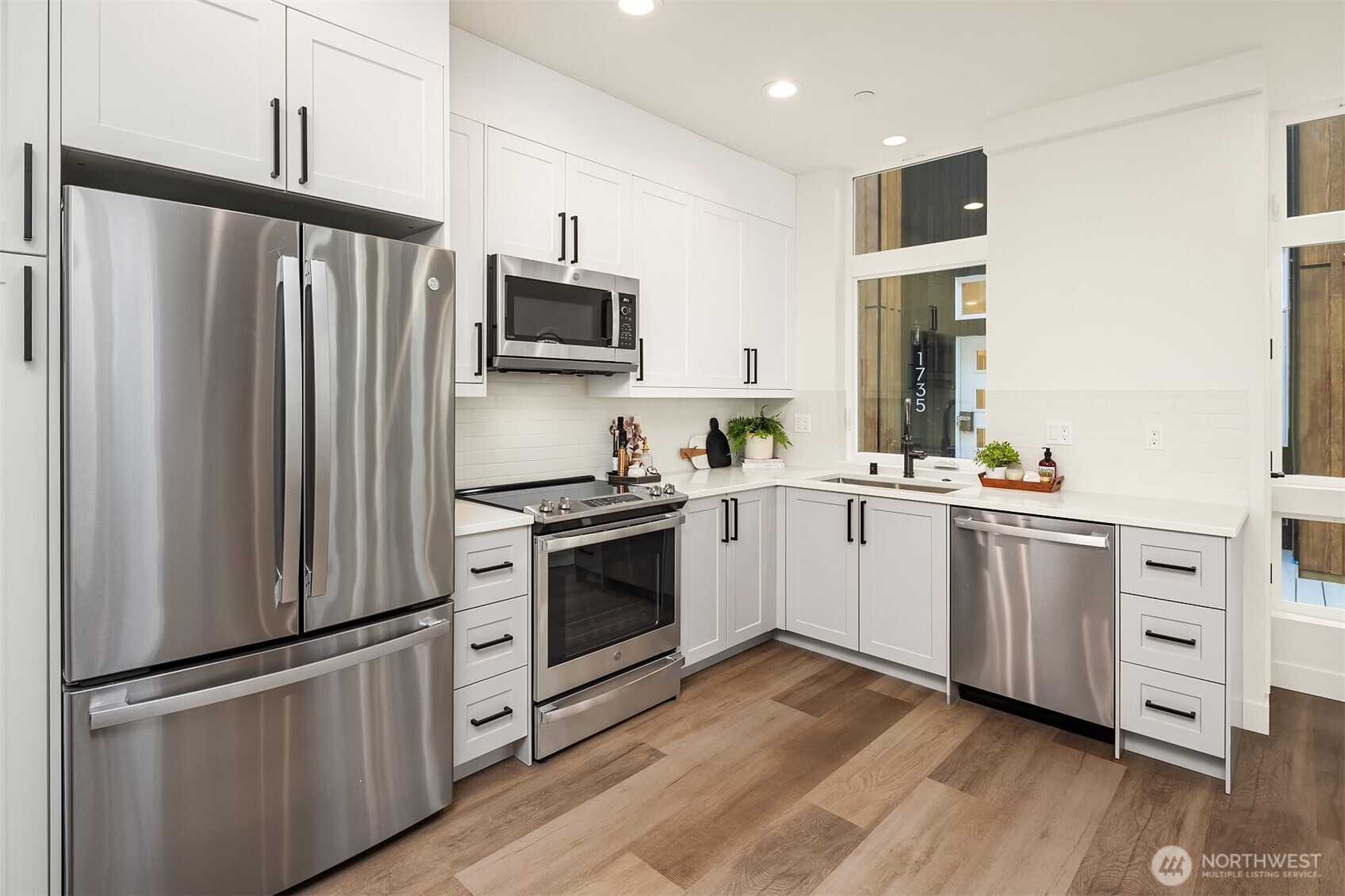 1721 17th Avenue Property Photo 5