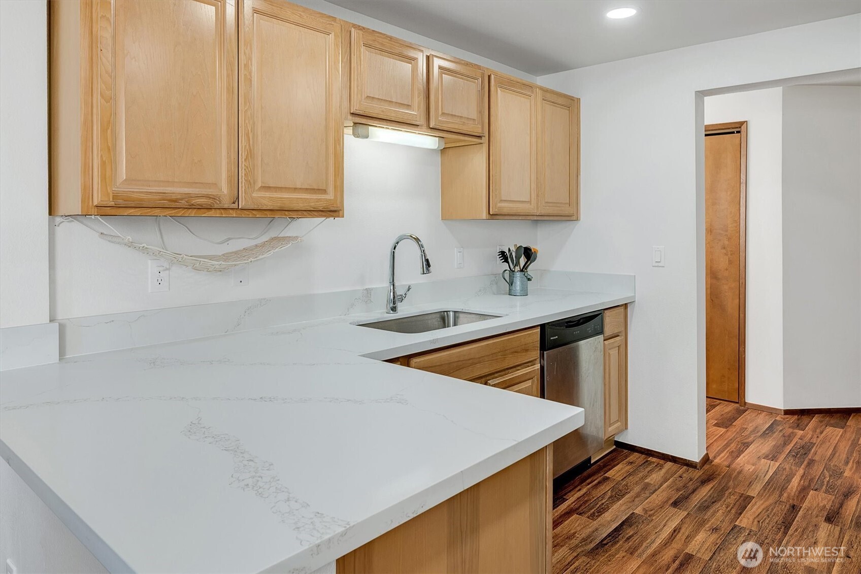 921 Pershing Ave 101 Property Photo 1