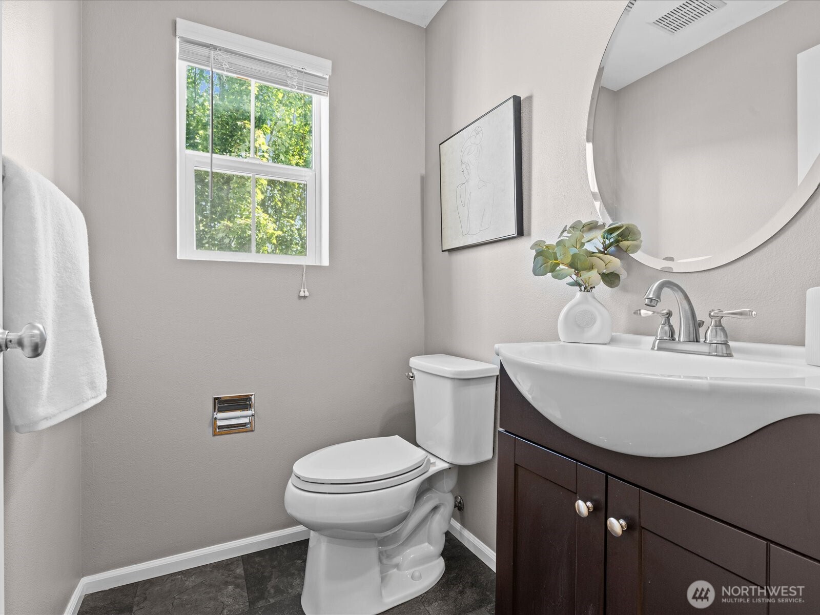 3717 S Holly Park Drive Property Photo 15