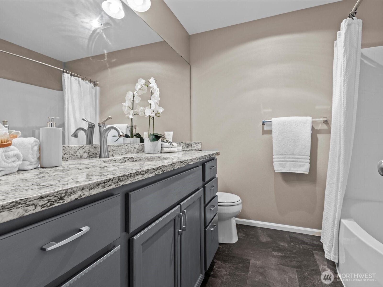 3717 S Holly Park Drive Property Photo 19