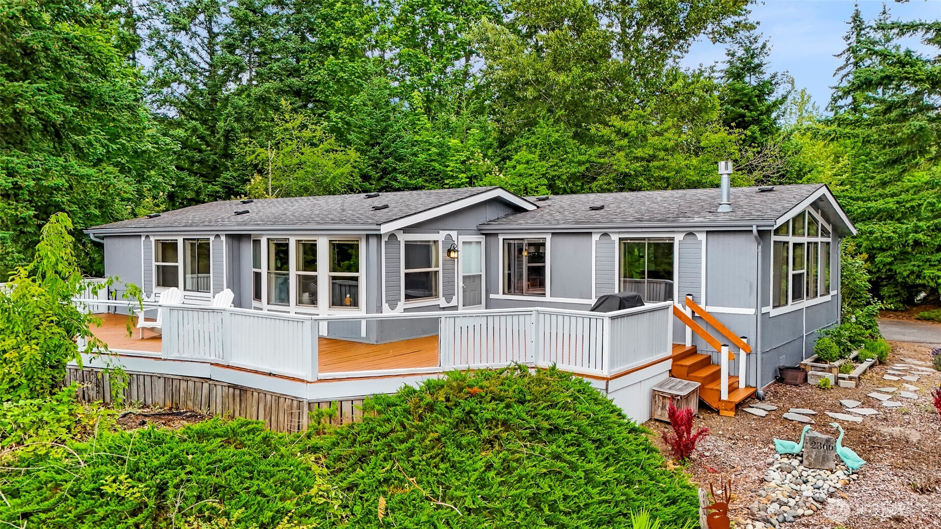 2366 Northshore Road Property Photo 1