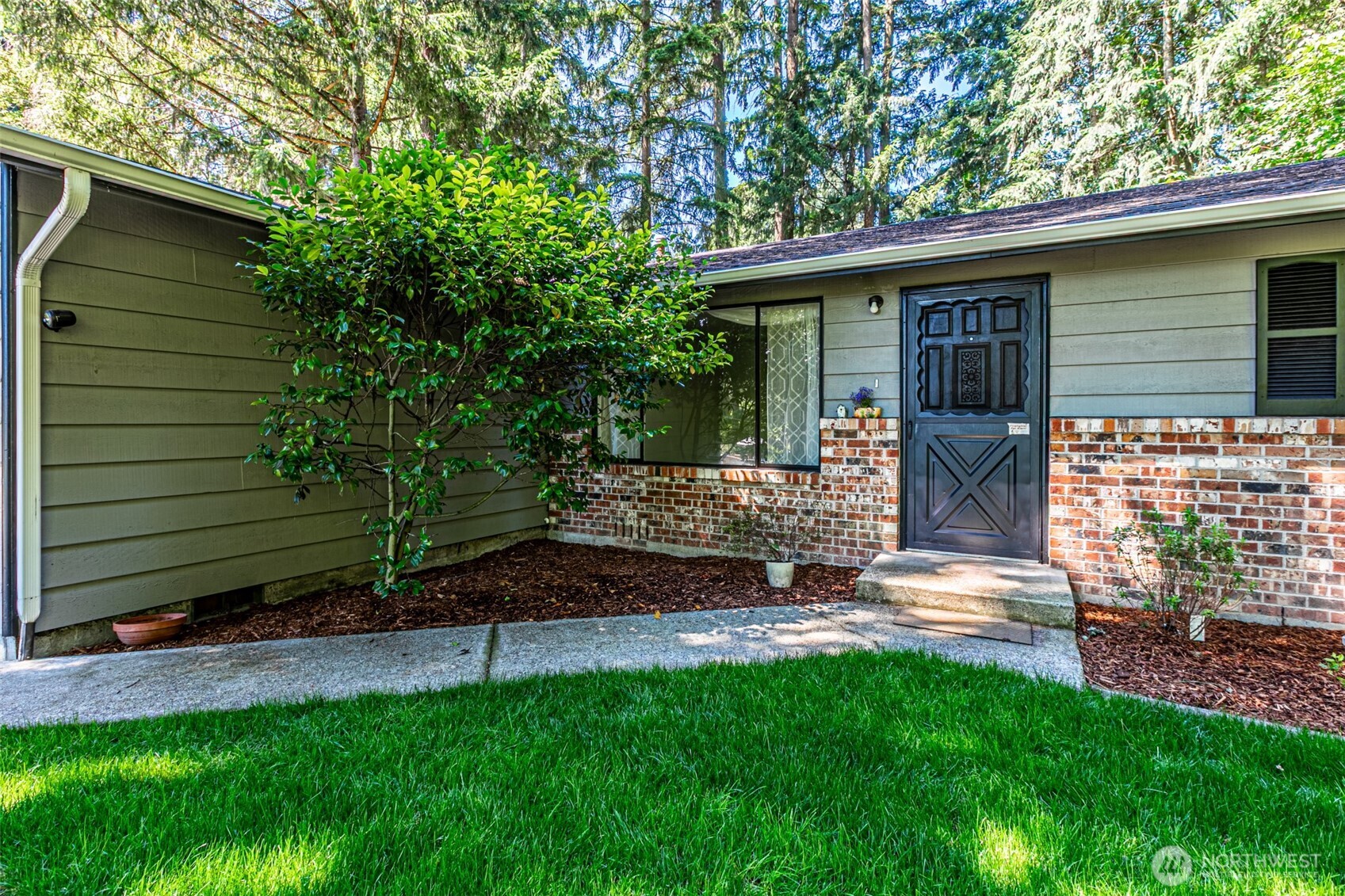 9215 33rd Street Property Photo 1