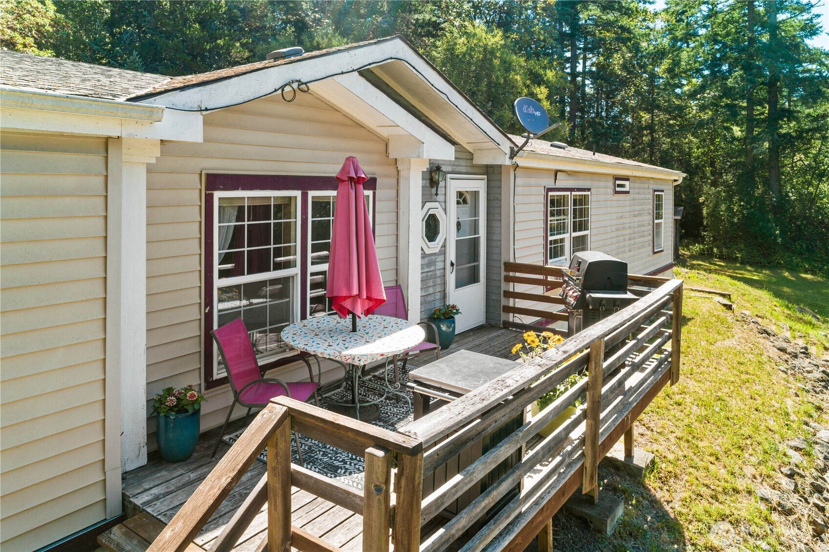 301 Salmonberry Lane Property Photo 2