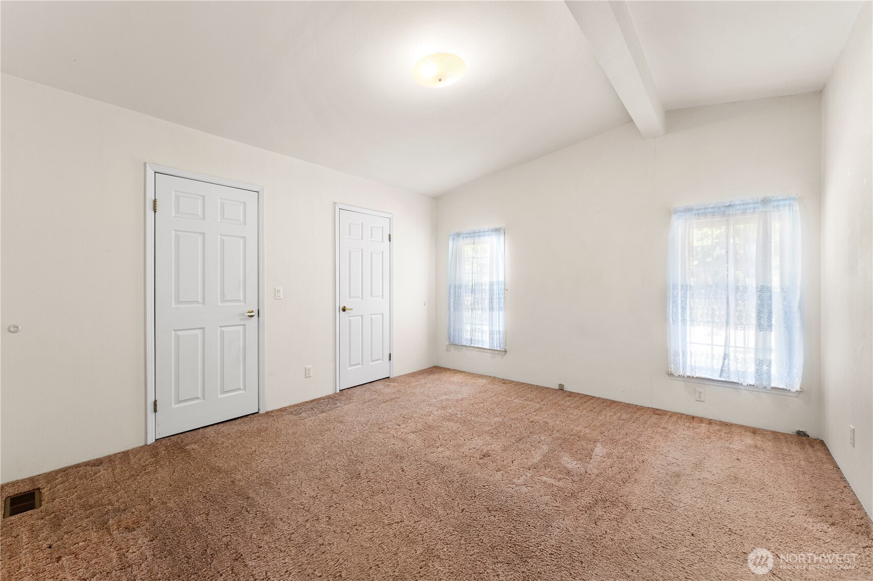 301 Salmonberry Lane Property Photo 17