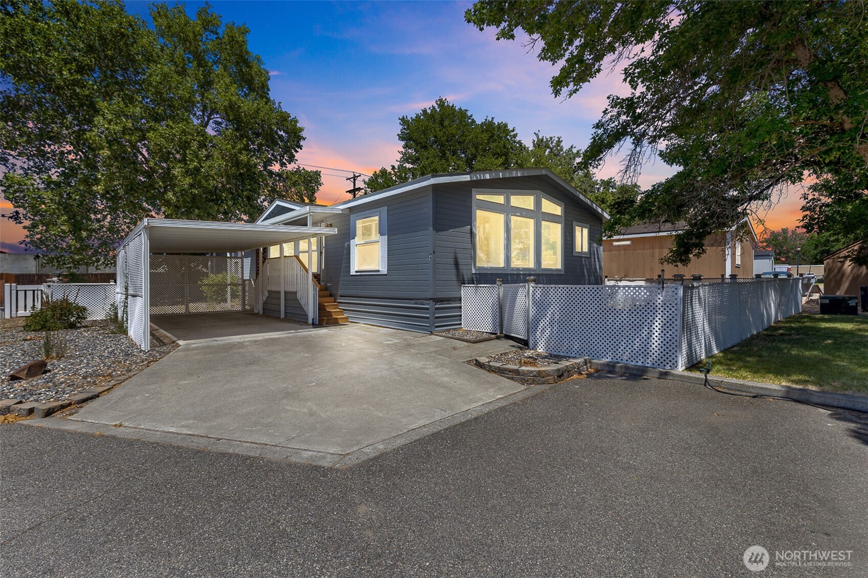 2021 Mahan Ave H4 Property Photo 1