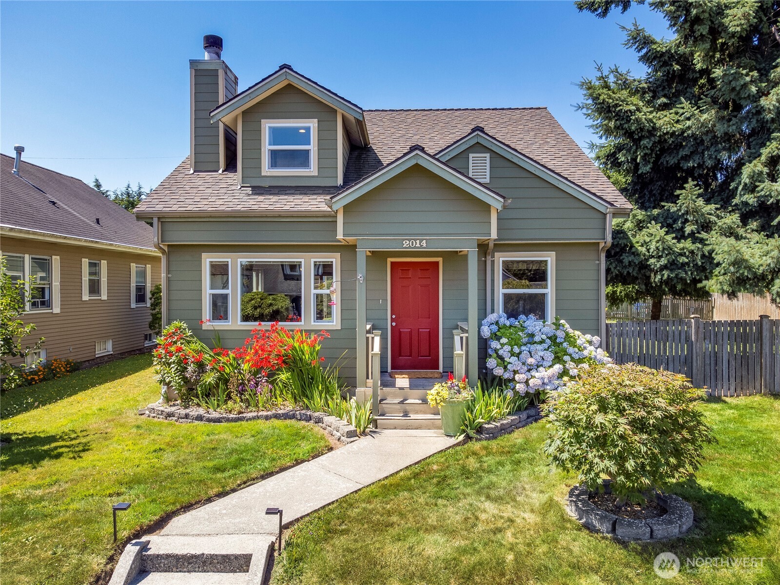 2014 Oakes Avenue Property Photo 1