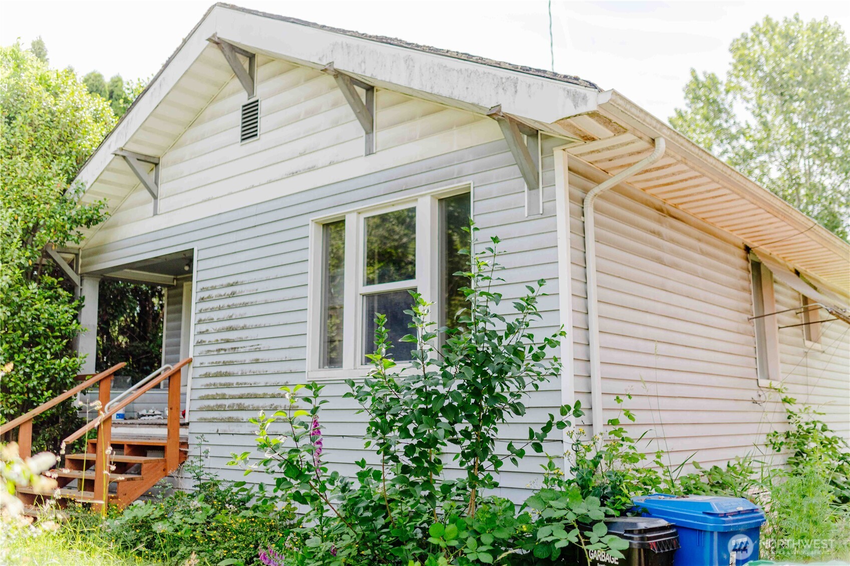 565 S Director Property Photo 1