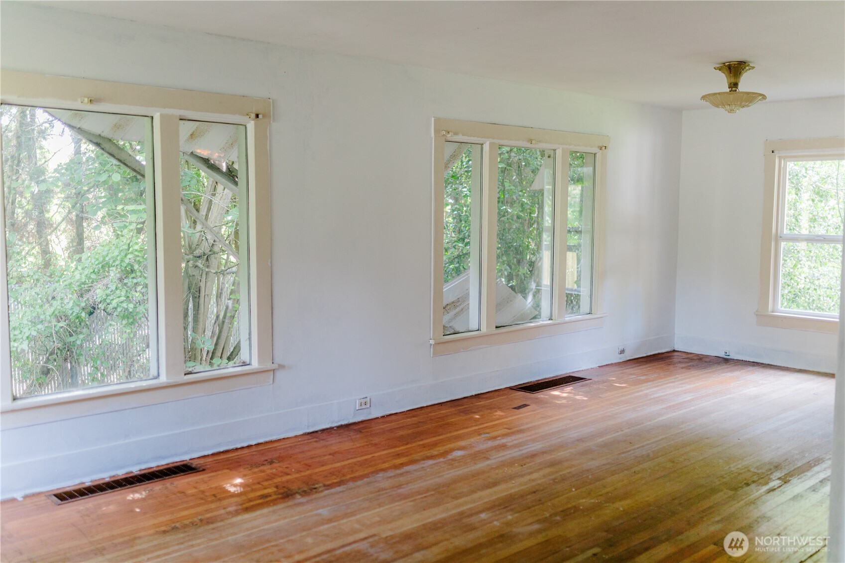 565 S Director Property Photo 28