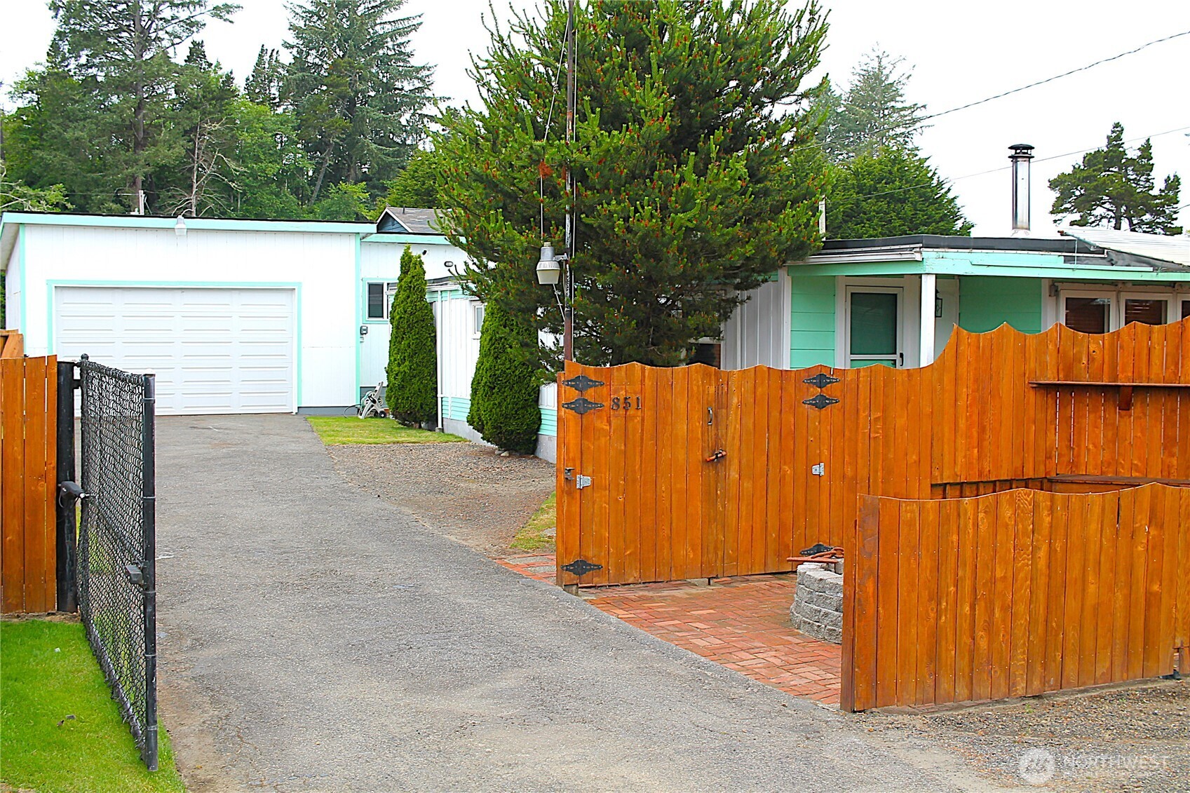 851 St Helens Property Photo 1