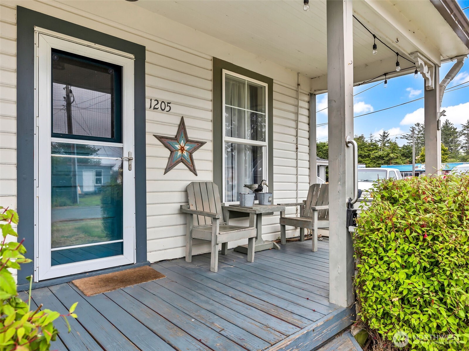 1205 49th Street Property Photo 3