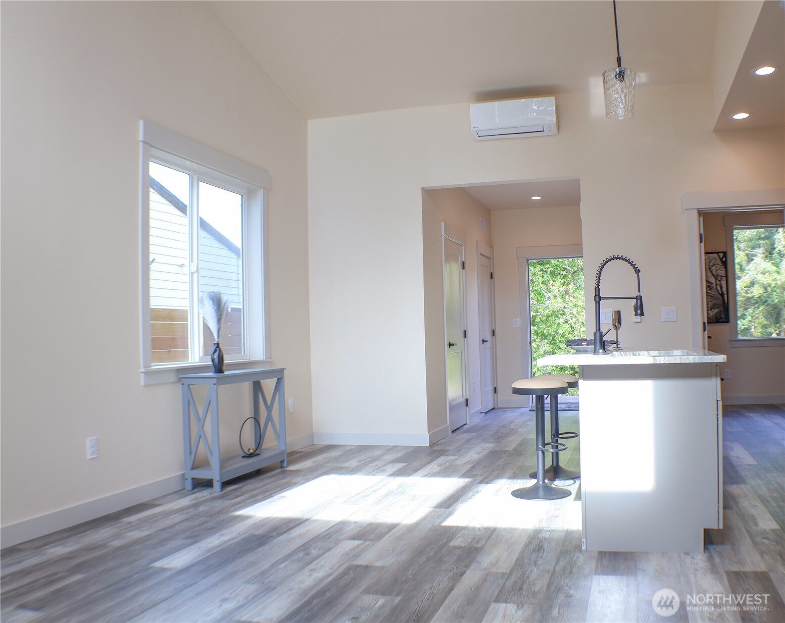 567 Sunset Avenue Property Photo 7