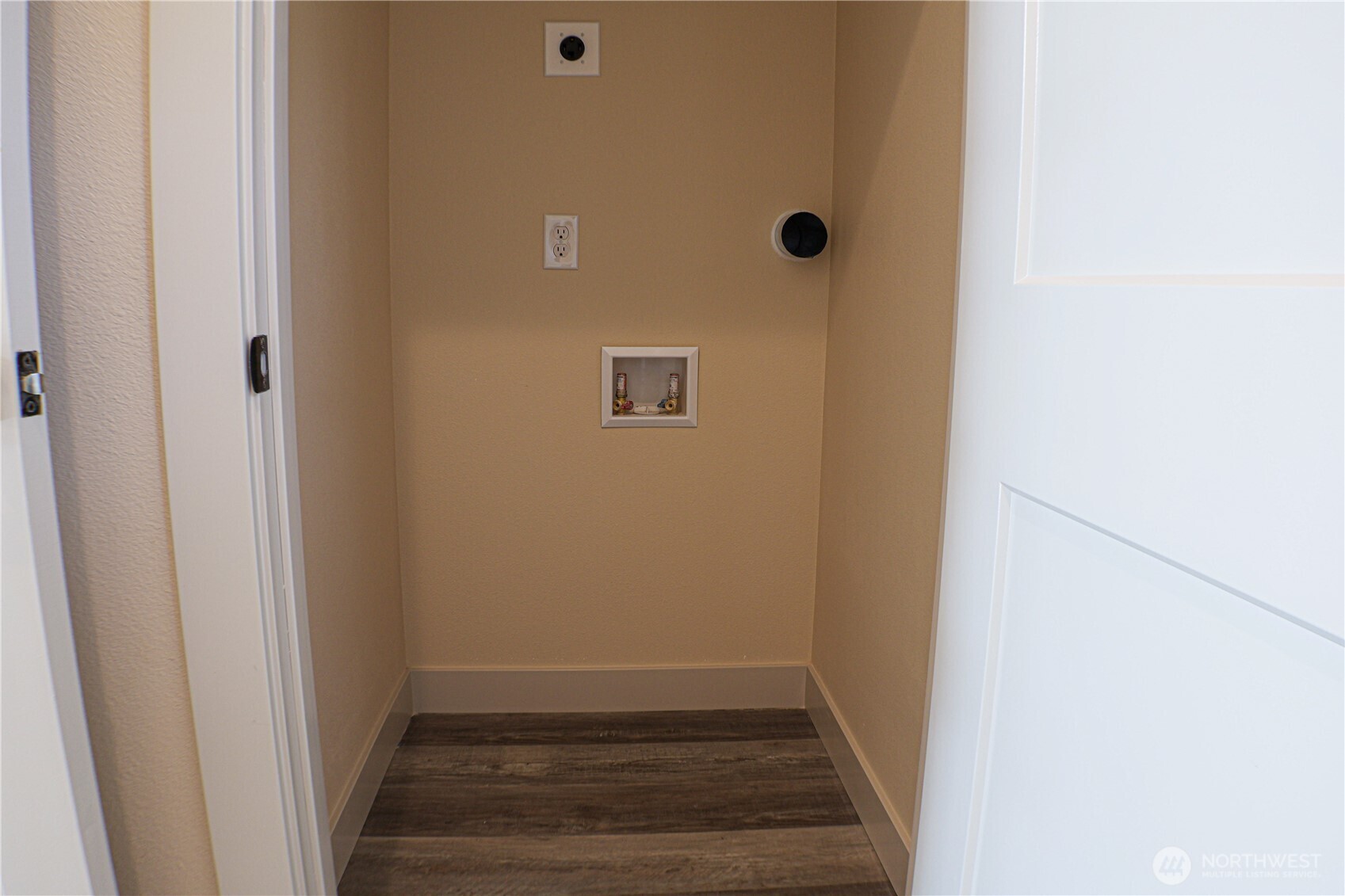 567 Sunset Avenue Property Photo 18