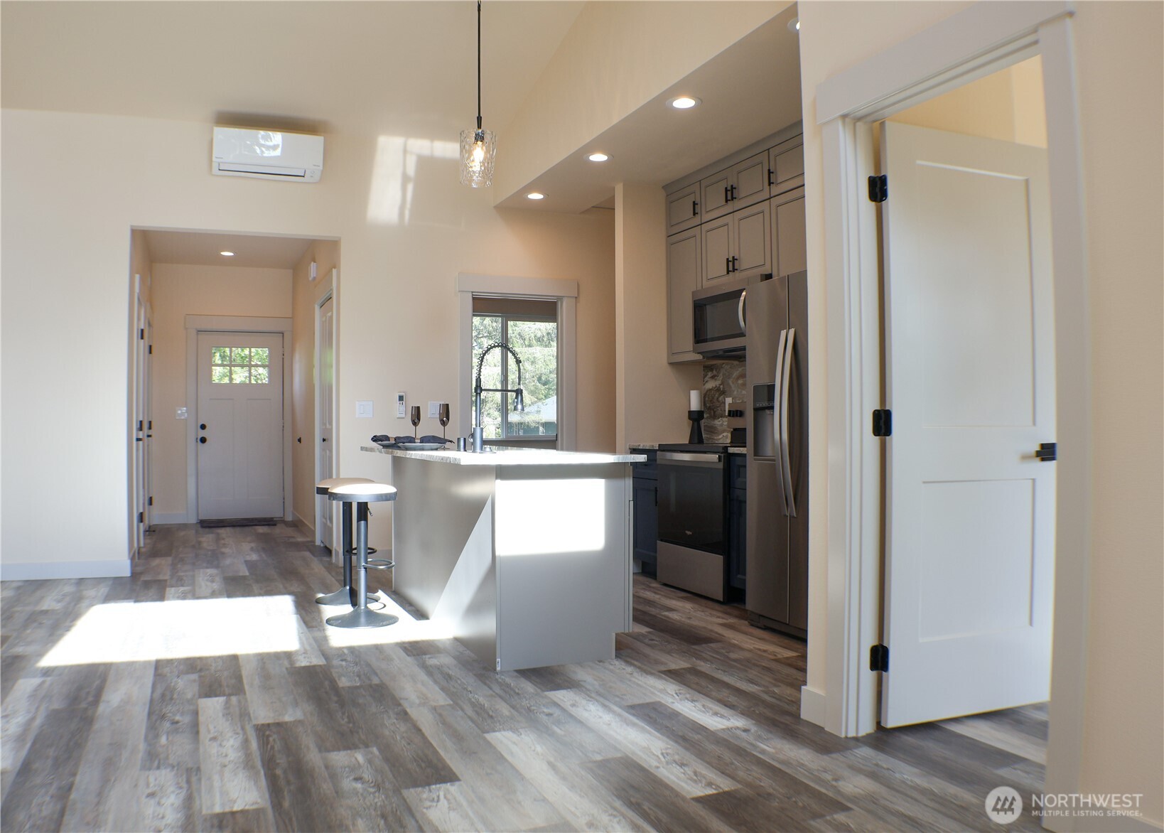 567 Sunset Avenue Property Photo 24