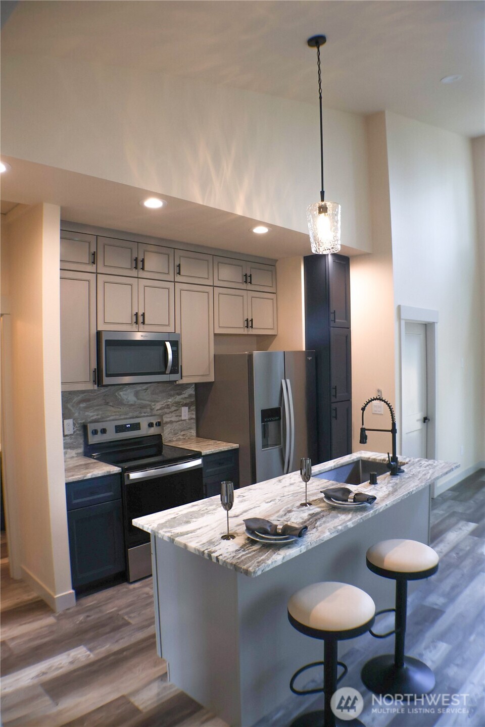 567 Sunset Avenue Property Photo 29