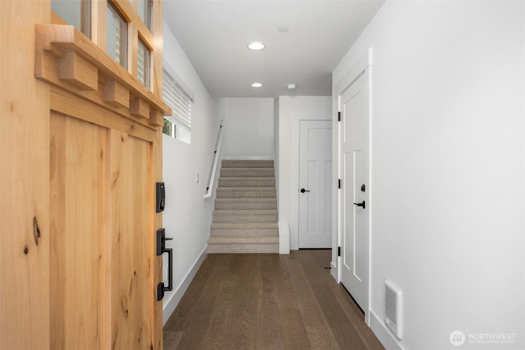 9 160th Place Property Photo 3