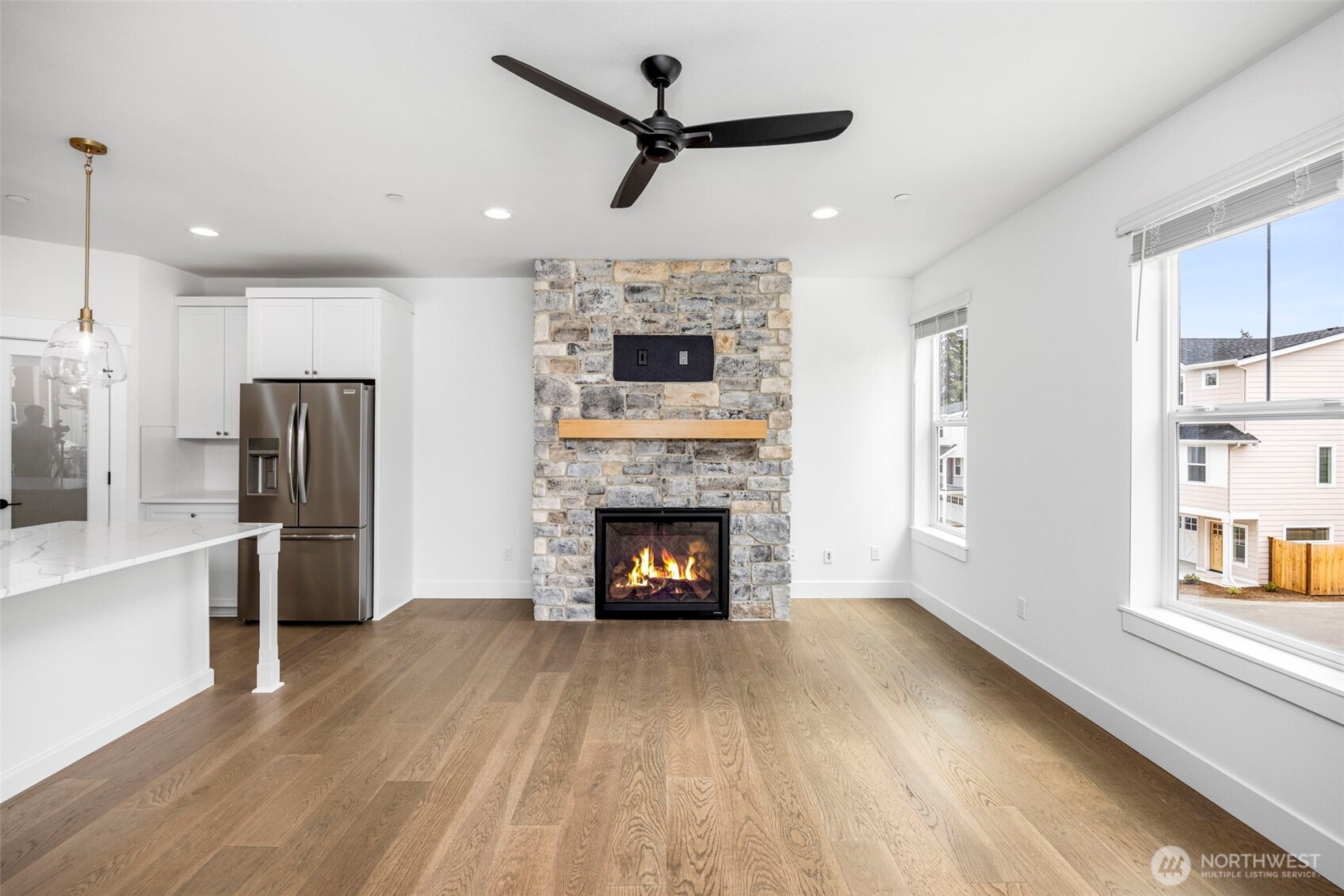 9 160th Place Property Photo 15