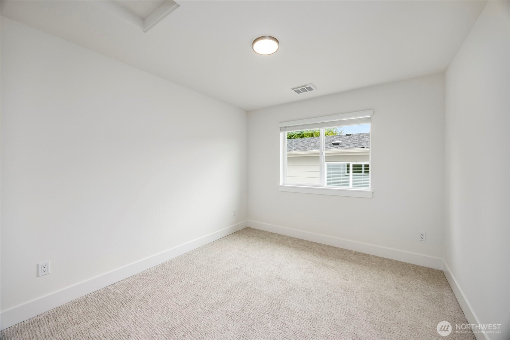 9 160th Place Property Photo 27