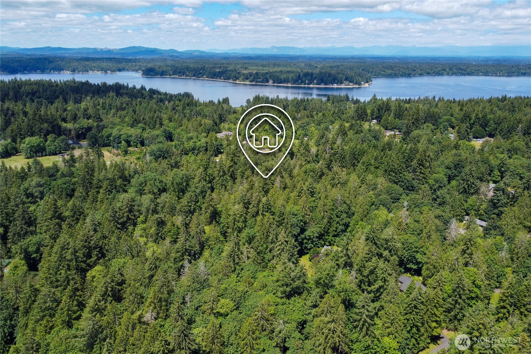 2734 43rd Avenue Property Photo 4