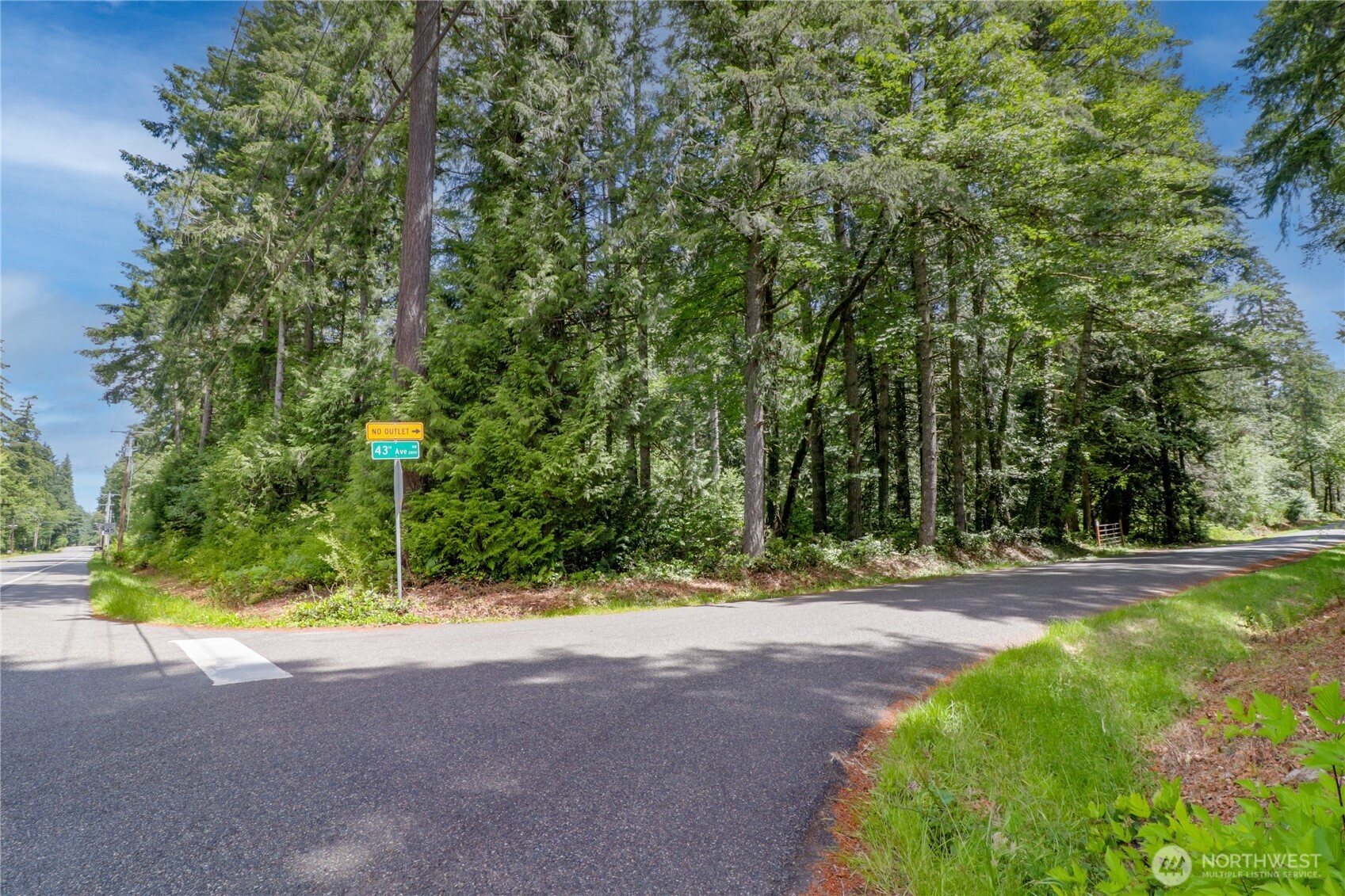 2702 43rd Avenue Property Photo 1