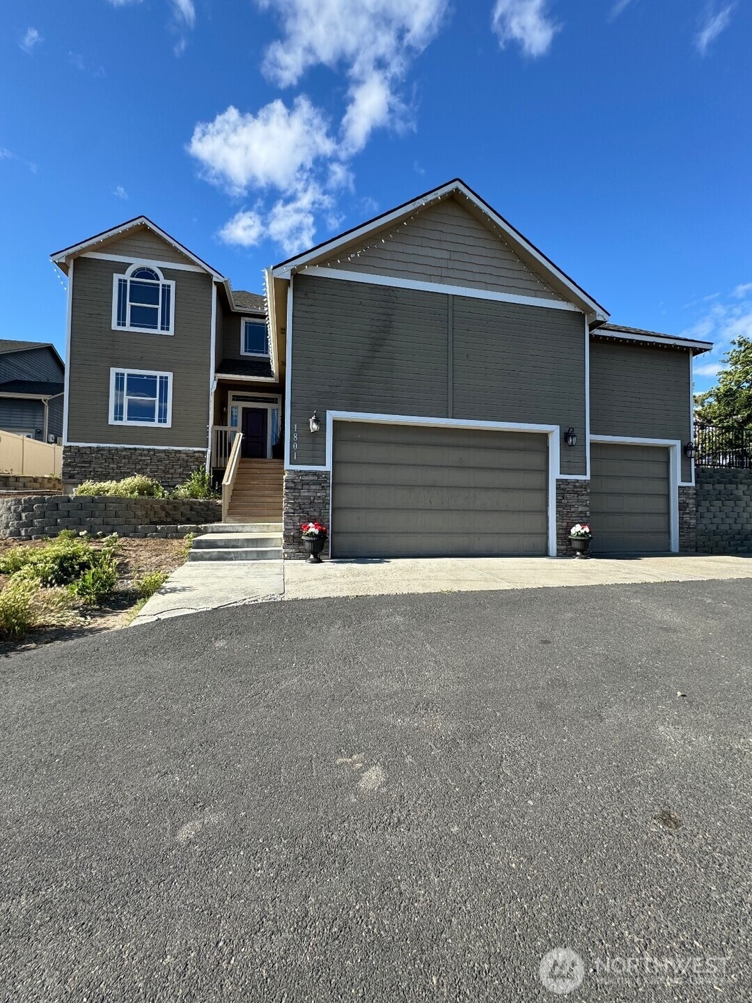 1801 S 76th Avenue Property Photo 1