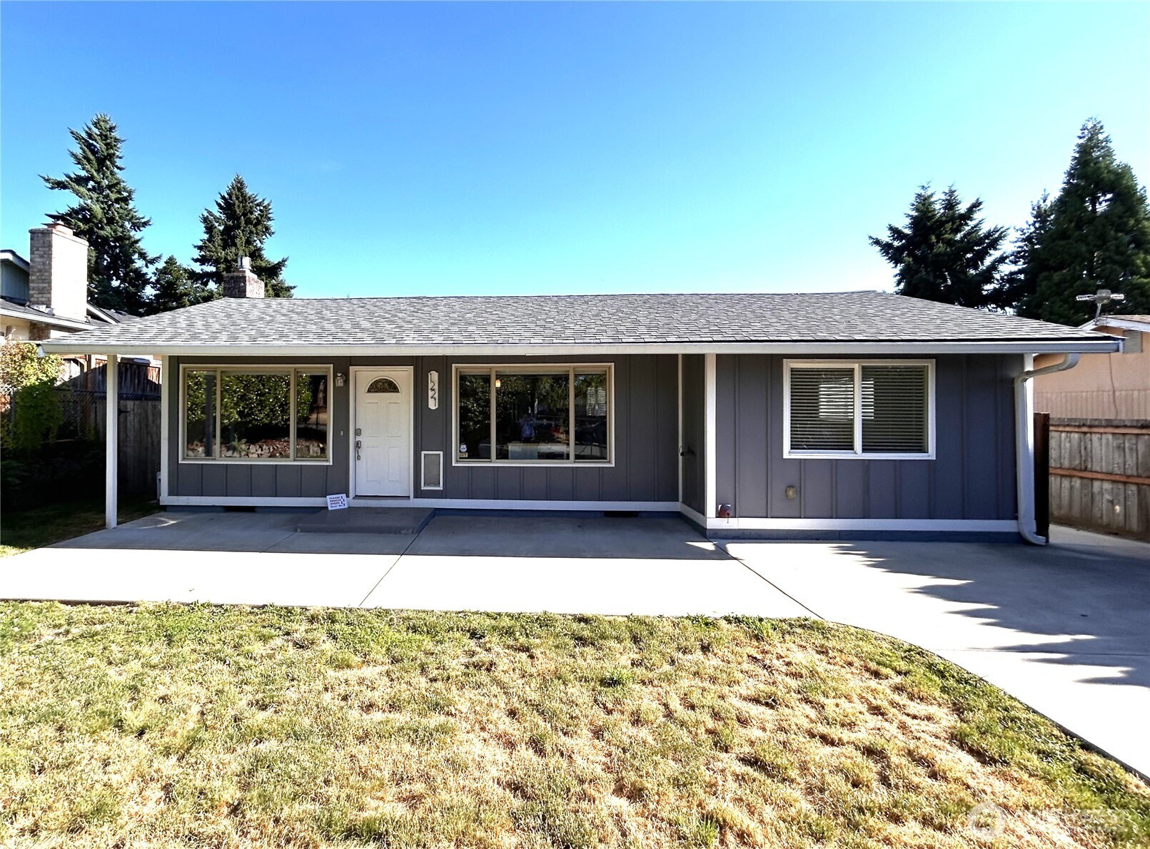 1221 E 63rd Street Property Photo 1