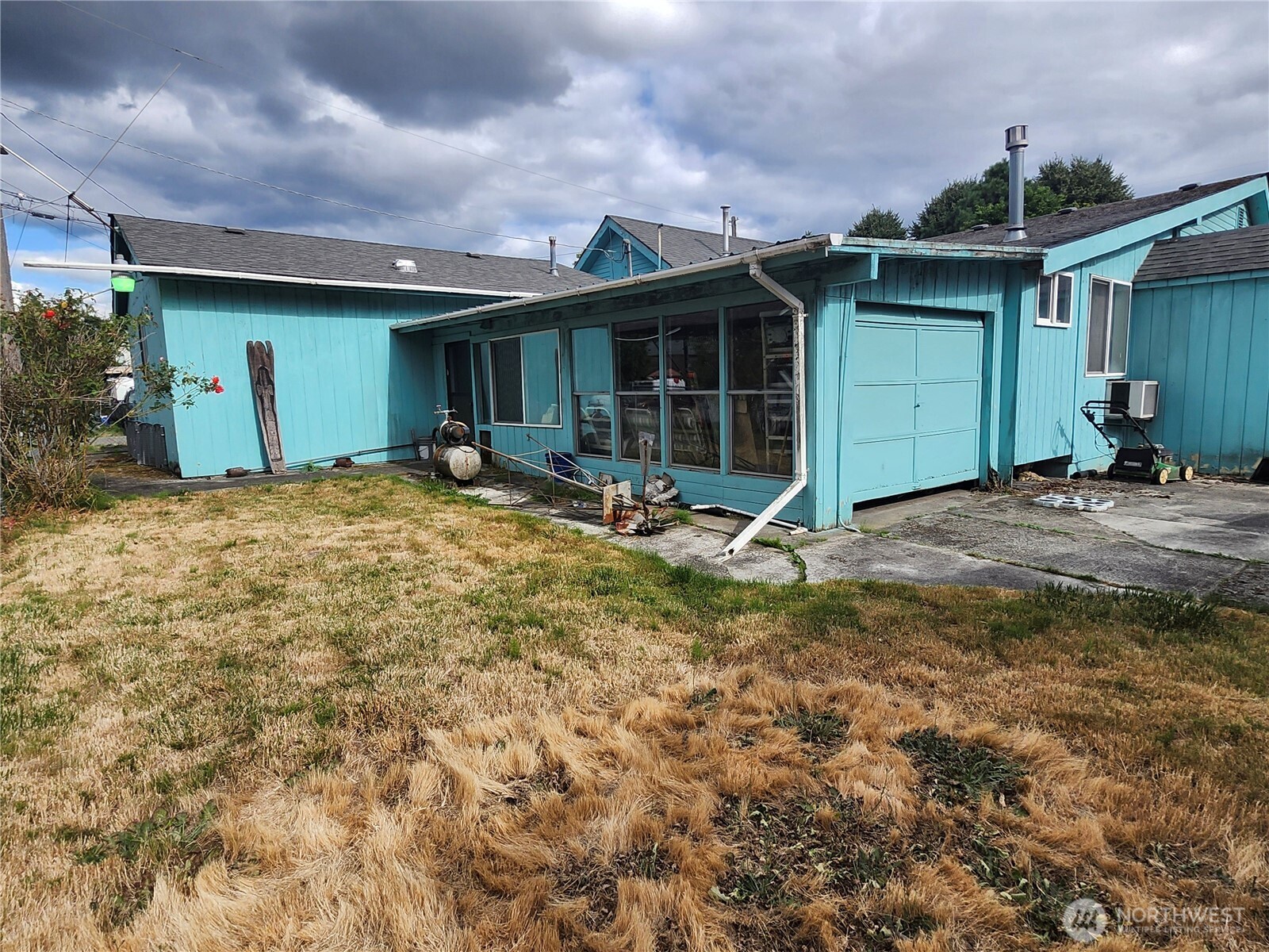 12253 45th Avenue Property Photo 4