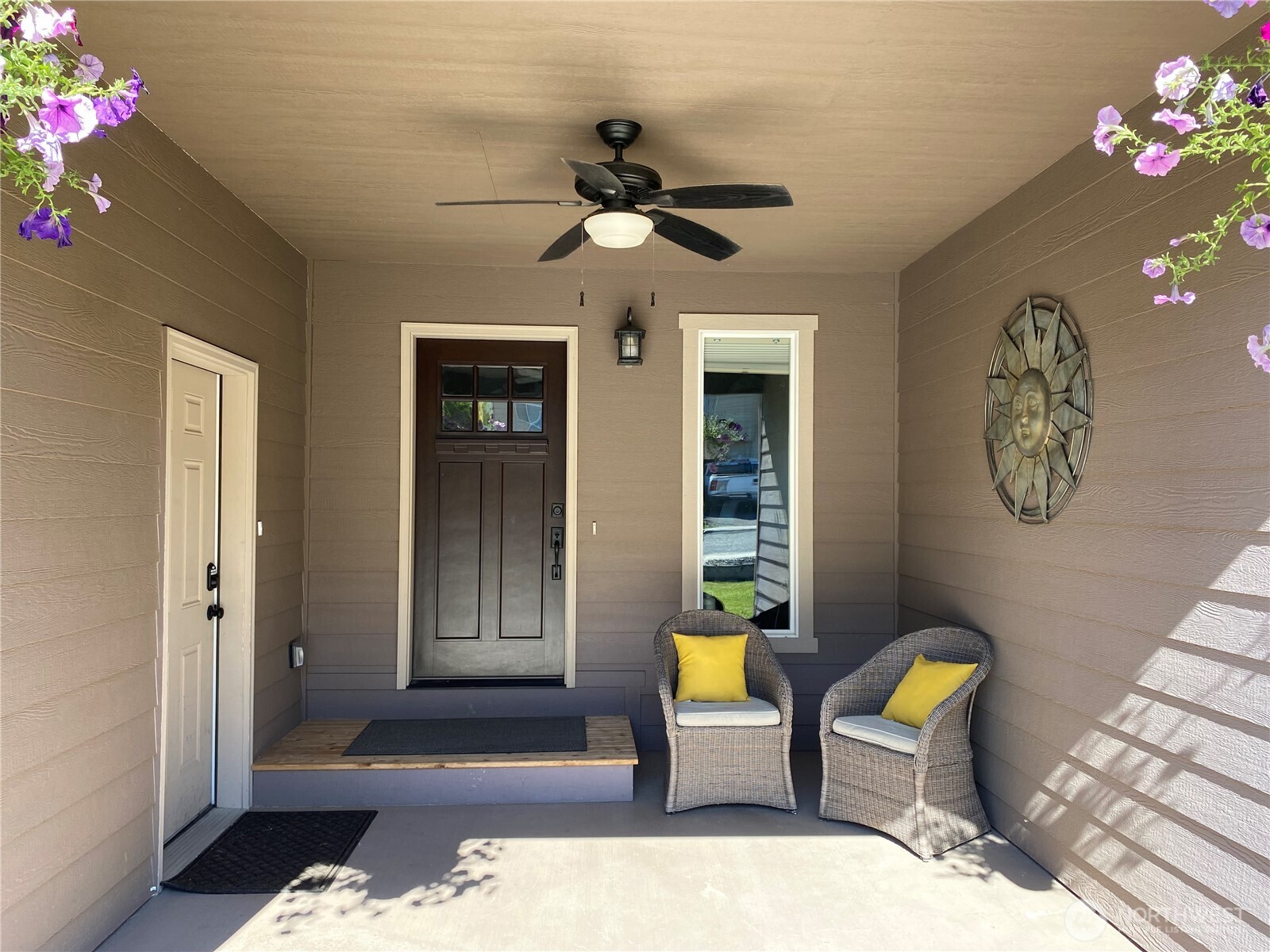 3950 Ne Vista Del Rey Drive Property Photo 2