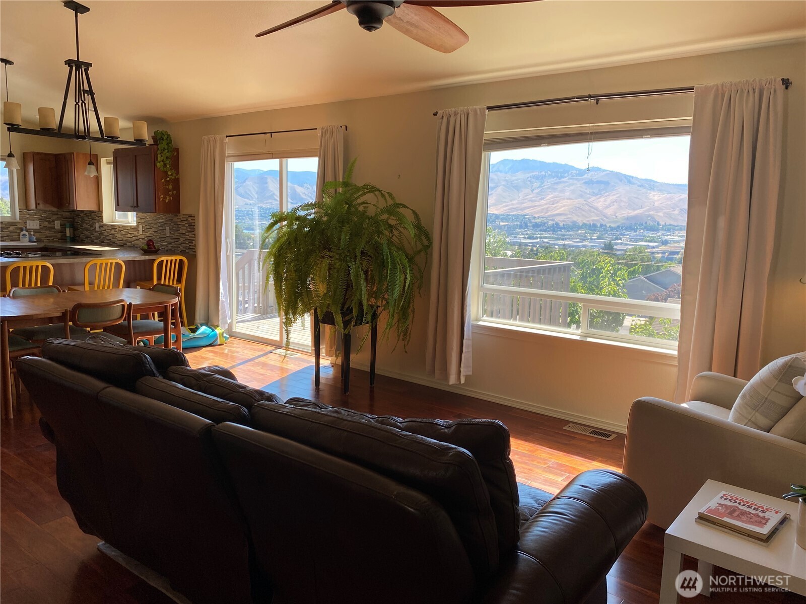 3950 Ne Vista Del Rey Drive Property Photo 7