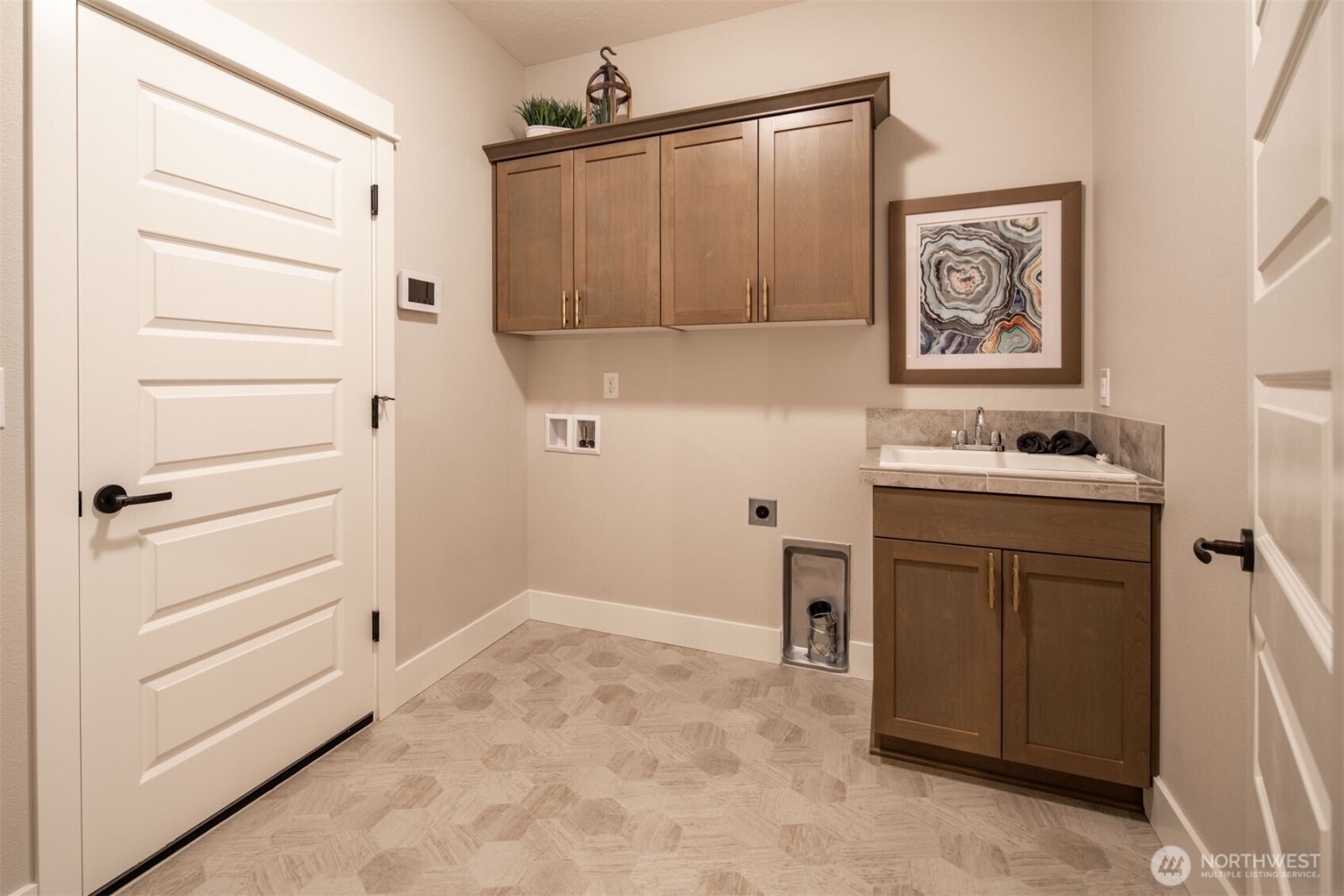 5682 Thornhill Avenue Property Photo 21
